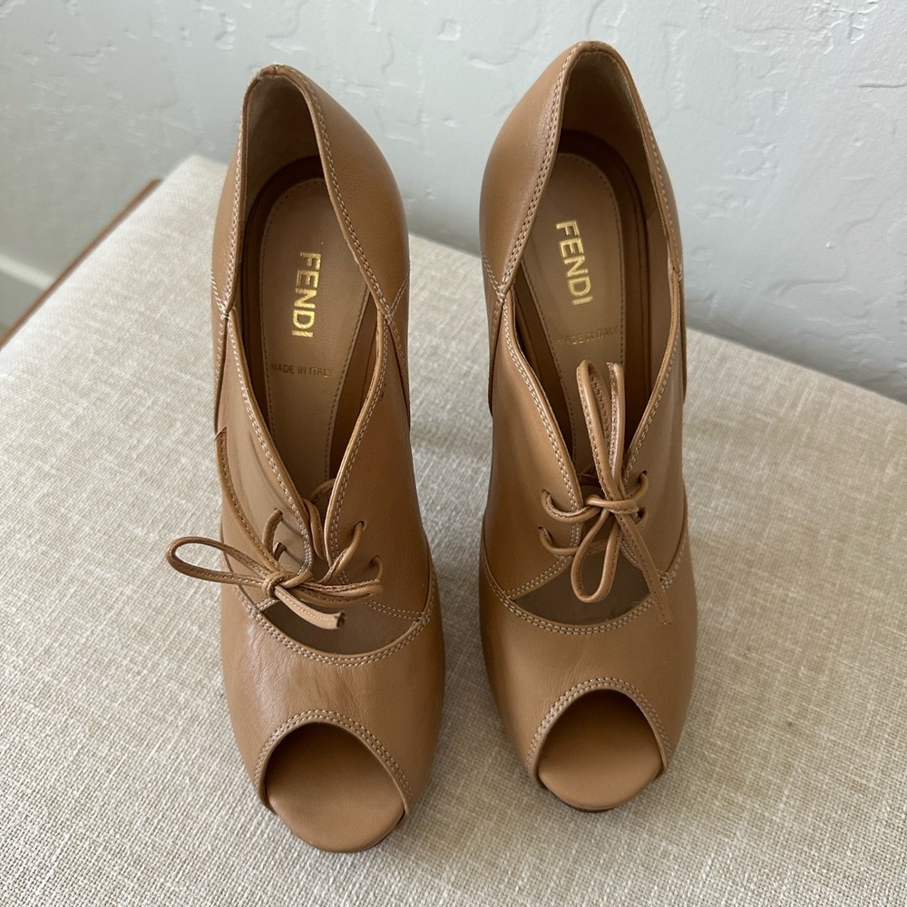 FENDI Zucca FF Leather Pumps Size 39 (US Women’s size 8.5) - Picture 1 of 11